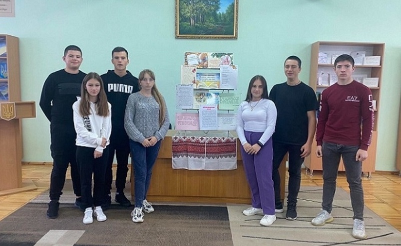 ПИСЬМЕННИЦЬКА ПРАЦЯ  ОКРИЛЮЄ МОЛОДЬ